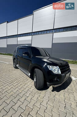 Внедорожник / Кроссовер Mitsubishi Pajero 2007 в 