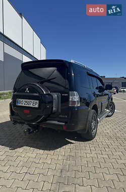 Внедорожник / Кроссовер Mitsubishi Pajero 2007 в 