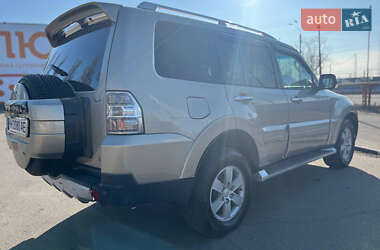 Позашляховик / Кросовер Mitsubishi Pajero 2008 в 