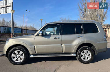 Позашляховик / Кросовер Mitsubishi Pajero 2008 в 