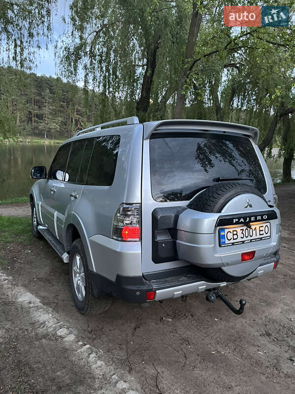 Позашляховик / Кросовер Mitsubishi Pajero 2007 в Чернігові