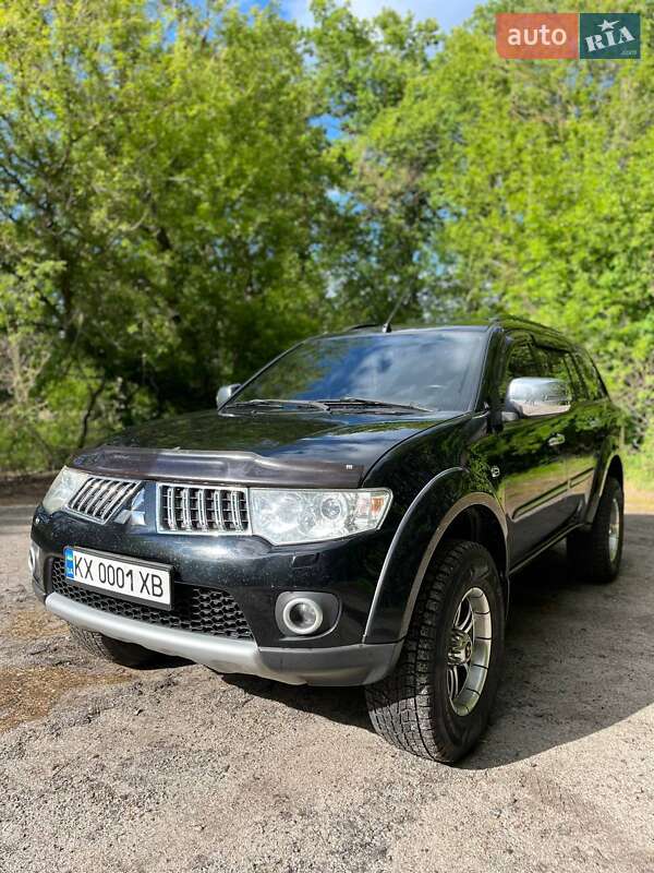 Mitsubishi Pajero 2013