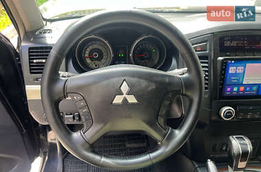 Внедорожник / Кроссовер Mitsubishi Pajero 2007 в 