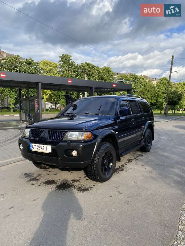Внедорожник / Кроссовер Mitsubishi Pajero 2005 в 