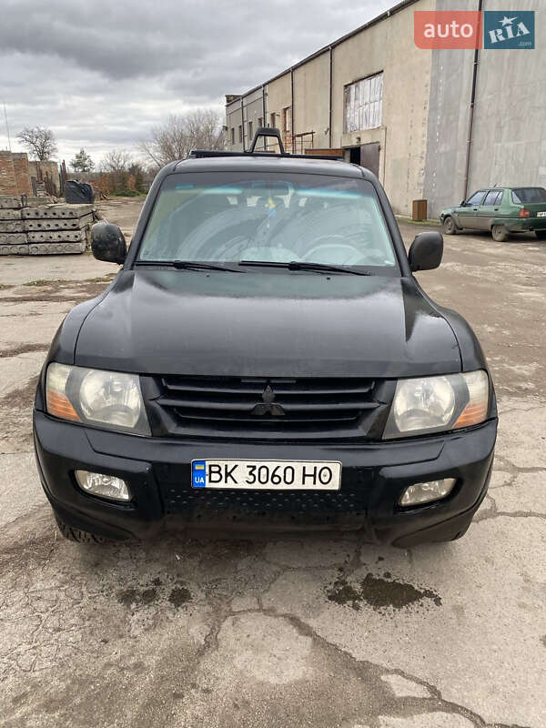 Внедорожник / Кроссовер Mitsubishi Pajero 2002 в 