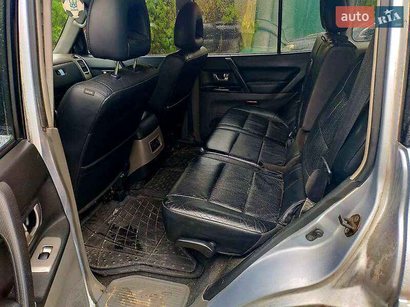 Внедорожник / Кроссовер Mitsubishi Pajero 2004 в Буче фото 6 Внедорожник / Кроссовер Mitsubishi Pajero 2004 в Буче