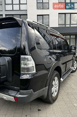 Внедорожник / Кроссовер Mitsubishi Pajero 2007 в 