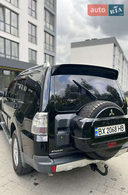 Внедорожник / Кроссовер Mitsubishi Pajero 2007 в 