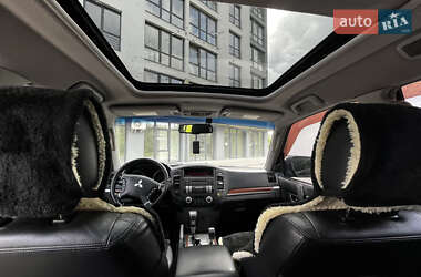 Внедорожник / Кроссовер Mitsubishi Pajero 2007 в 