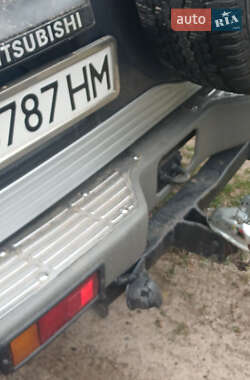 Внедорожник / Кроссовер Mitsubishi Pajero 1993 в 