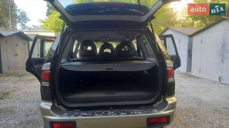 Внедорожник / Кроссовер Mitsubishi Pajero 2004 в Одессе
