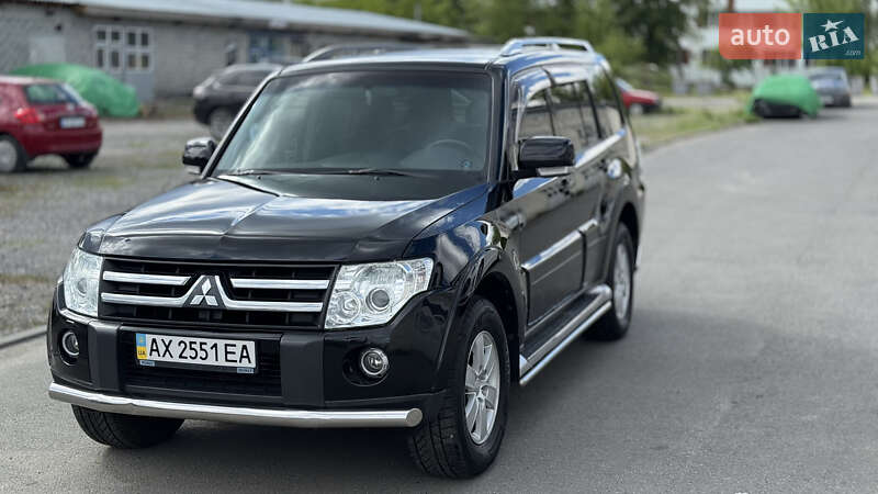 Позашляховик / Кросовер Mitsubishi Pajero 2008 в 