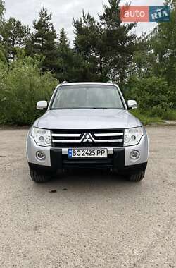 Внедорожник / Кроссовер Mitsubishi Pajero 2007 в 