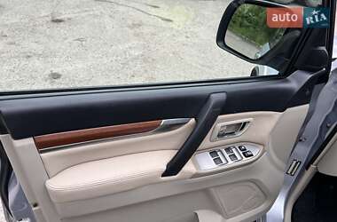 Внедорожник / Кроссовер Mitsubishi Pajero 2007 в 