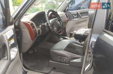 Внедорожник / Кроссовер Mitsubishi Pajero 2006 в 