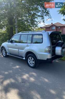 Позашляховик / Кросовер Mitsubishi Pajero 2007 в 