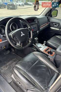 Позашляховик / Кросовер Mitsubishi Pajero 2008 в 