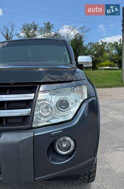 Позашляховик / Кросовер Mitsubishi Pajero 2008 в 