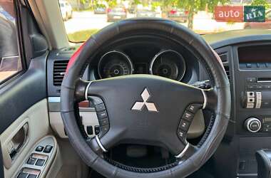 Внедорожник / Кроссовер Mitsubishi Pajero 2007 в 