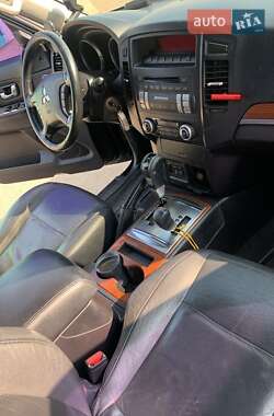 Позашляховик / Кросовер Mitsubishi Pajero 2008 в 