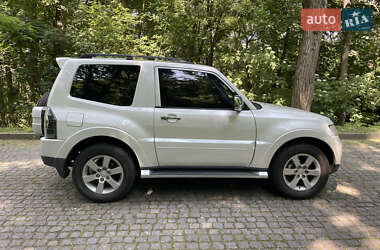Позашляховик / Кросовер Mitsubishi Pajero 2008 в 