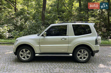 Позашляховик / Кросовер Mitsubishi Pajero 2008 в 