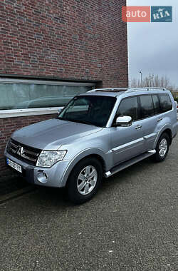 Внедорожник / Кроссовер Mitsubishi Pajero 2007 в Одессе