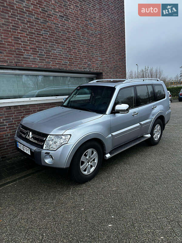 Позашляховик / Кросовер Mitsubishi Pajero 2007 в 