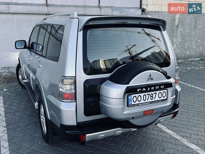 Внедорожник / Кроссовер Mitsubishi Pajero 2007 в Одессе