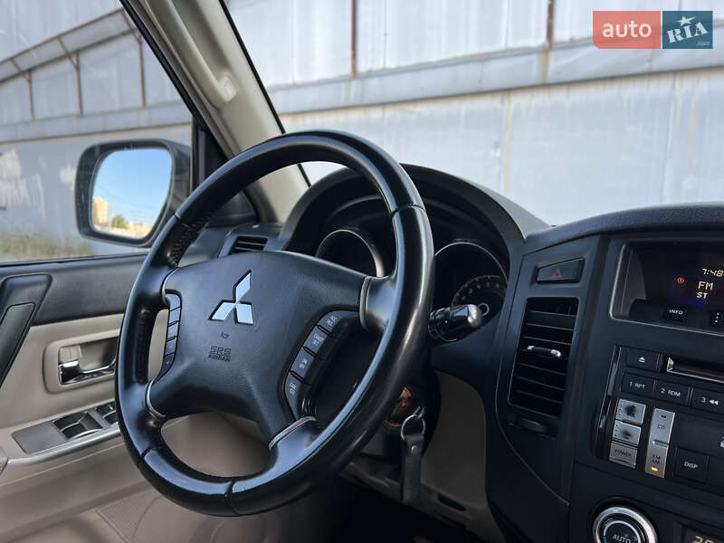 Внедорожник / Кроссовер Mitsubishi Pajero 2007 в Одессе