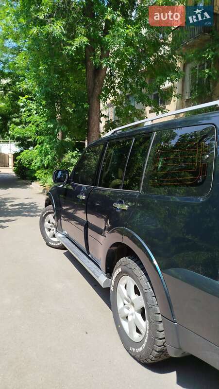 Внедорожник / Кроссовер Mitsubishi Pajero 2007 в Одессе