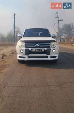 Внедорожник / Кроссовер Mitsubishi Pajero 2007 в 