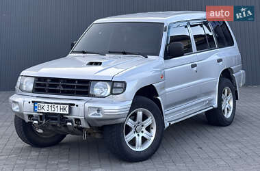 Позашляховик / Кросовер Mitsubishi Pajero 2003 в Сарнах