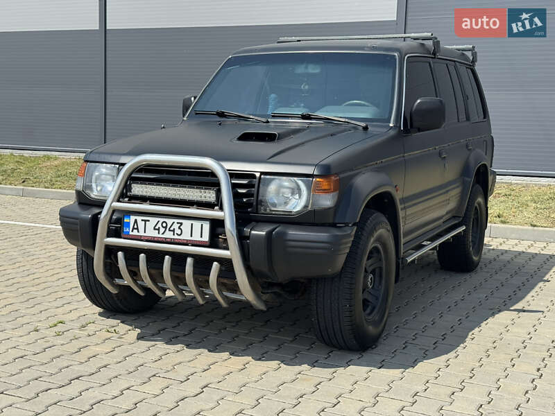 Внедорожник / Кроссовер Mitsubishi Pajero 1991 в 