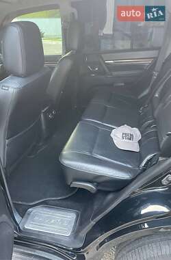 Внедорожник / Кроссовер Mitsubishi Pajero 2007 в 