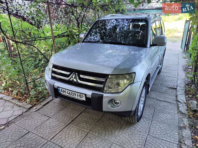 Внедорожник / Кроссовер Mitsubishi Pajero 2007 в Краматорске
