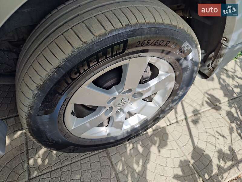 Внедорожник / Кроссовер Mitsubishi Pajero 2007 в Краматорске