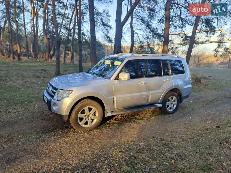 Внедорожник / Кроссовер Mitsubishi Pajero 2007 в Краматорске