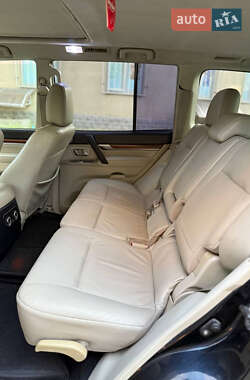 Внедорожник / Кроссовер Mitsubishi Pajero 2007 в 