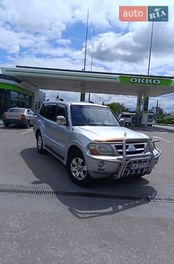 Внедорожник / Кроссовер Mitsubishi Pajero 2004 в Житомире
