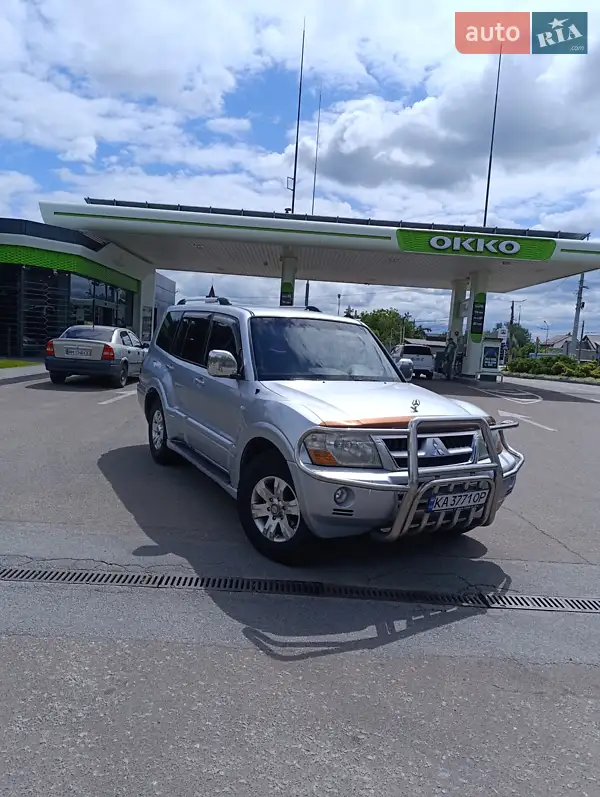Mitsubishi Pajero 2004