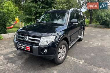 Позашляховик / Кросовер Mitsubishi Pajero 2007 в Києві