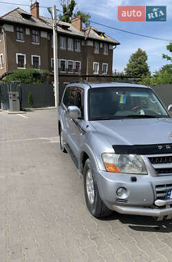 Внедорожник / Кроссовер Mitsubishi Pajero 2007 в 