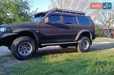Позашляховик / Кросовер Mitsubishi Pajero 2003 в Києві