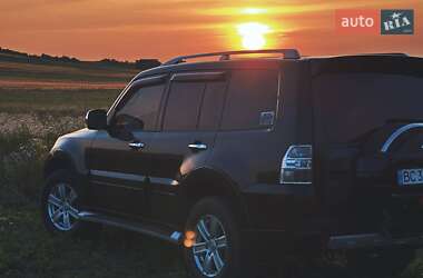 Внедорожник / Кроссовер Mitsubishi Pajero 2009 в Львове