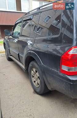 Внедорожник / Кроссовер Mitsubishi Pajero 2003 в Харькове