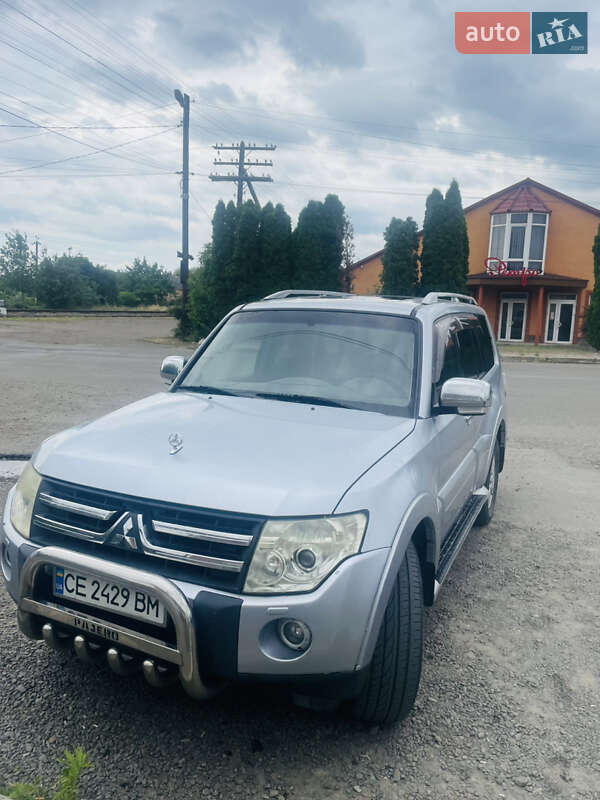 Внедорожник / Кроссовер Mitsubishi Pajero 2008 в 