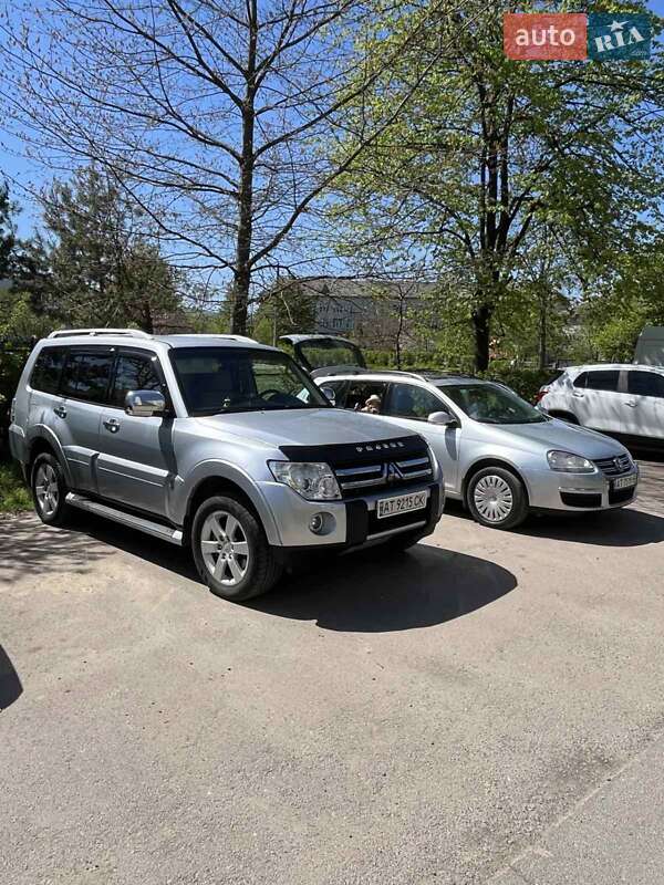 Внедорожник / Кроссовер Mitsubishi Pajero 2007 в Долине
