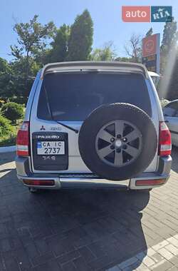 Внедорожник / Кроссовер Mitsubishi Pajero 2002 в 