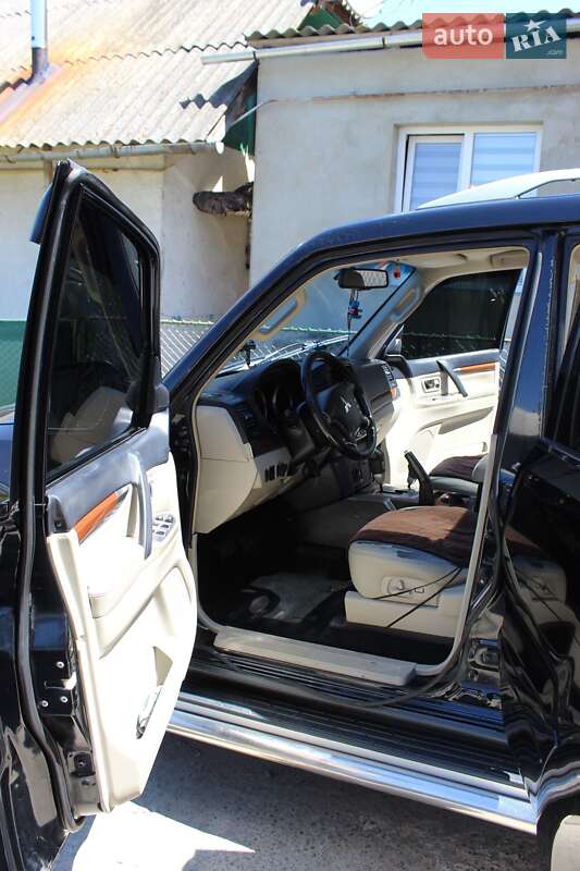 Внедорожник / Кроссовер Mitsubishi Pajero 2008 в Ивано-Франковске